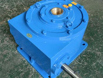 法蘭減速機(jī)-非標(biāo)蝸輪升降機(jī)-減速機(jī)